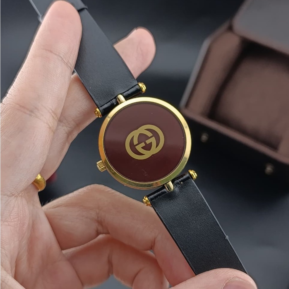 Vintage Gucci 2000M Dress Watch
(Men and Women) Gold Plated - Picture 10 of 15